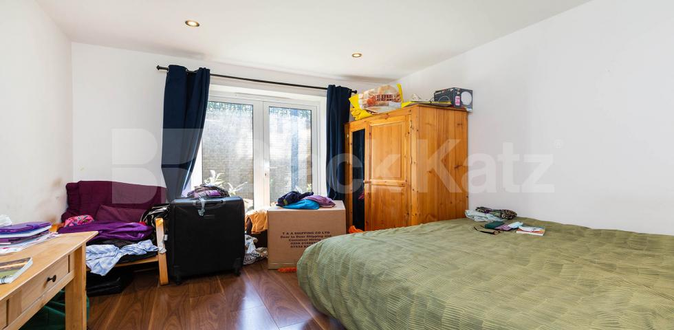 			3 Bedroom, 2 bath, 1 reception Apartment			 Huguenot Drive, Palmers Green